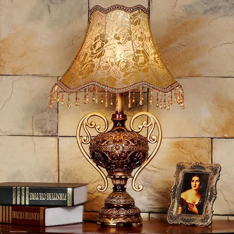 Vecli European Style Desk Lamp Bedside Retro Light