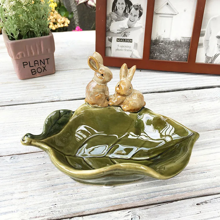 Zhenghan Porcelain Bunny Lovers Soap Dish Decorative Leaf Holder