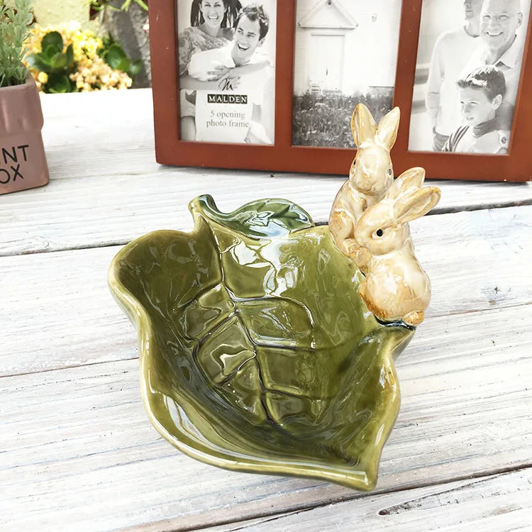 Zhenghan Porcelain Bunny Lovers Soap Dish Decorative Leaf Holder