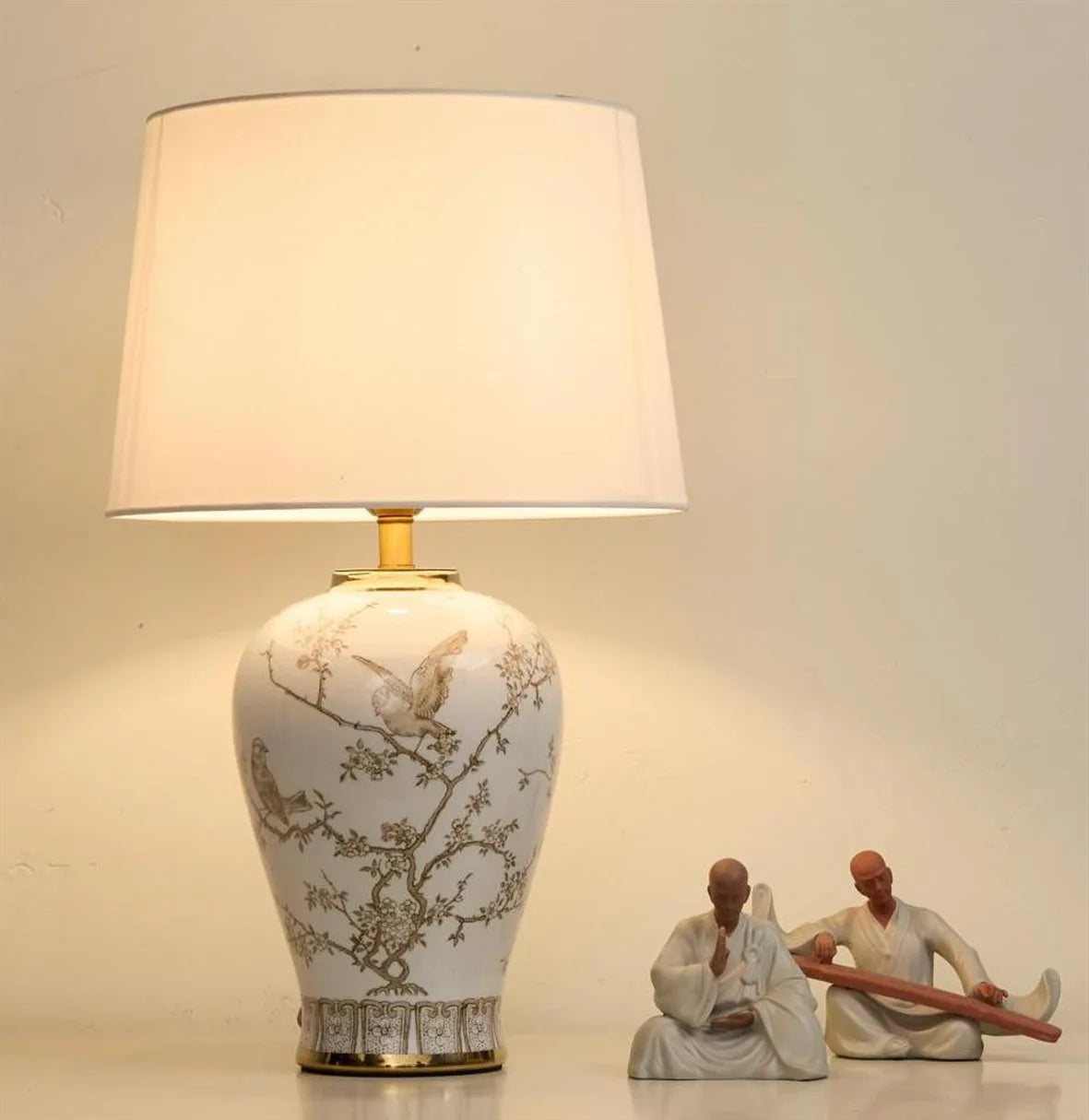 New Chinese-style ceramic table lamp, hand-painted blue and white porcelain, living room decorative lighting, cozy hotel bedroom