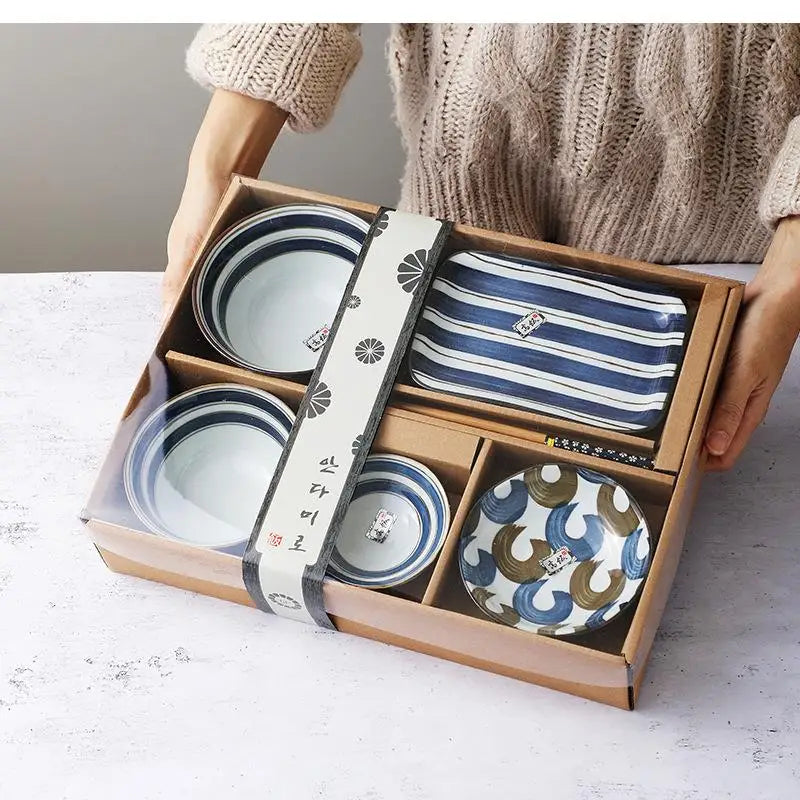 Japanese Retro Ceramic Dinnerware Set With Plates And Bowls