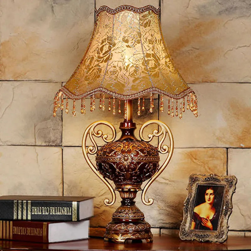 Vecli European Style Desk Lamp Bedside Retro Light