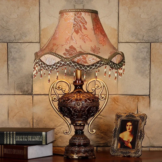 Vecli European Style Desk Lamp Bedside Retro Light