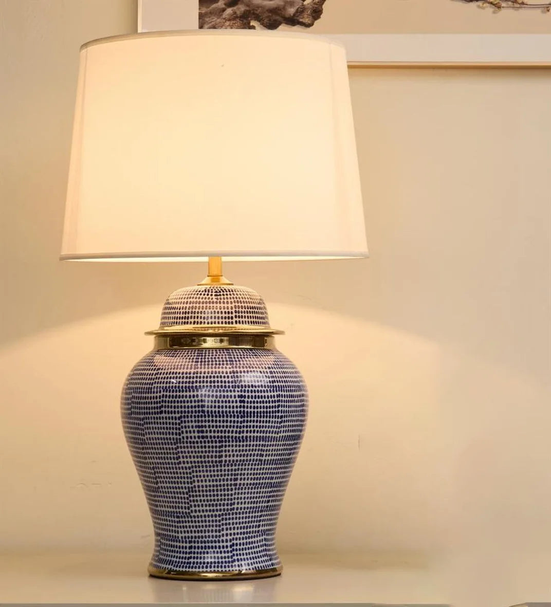 New Chinese-style ceramic table lamp, hand-painted blue and white porcelain, living room decorative lighting, cozy hotel bedroom